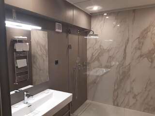 Отель Univers T Hotel Клуж-Напока Двухместный номер с 2 отдельными кроватями-11